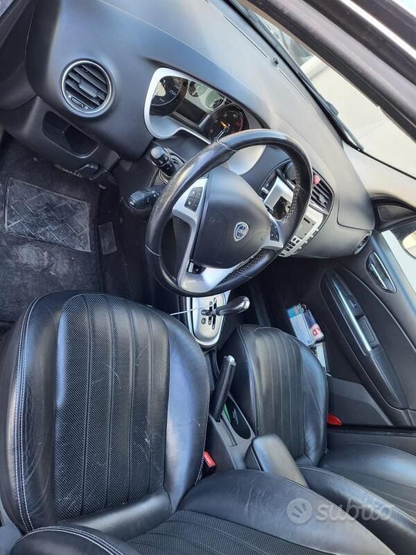Gebraucht Lancia Delta Platinum 120 PS (88 kW) 2013 Grau Kleinwagen