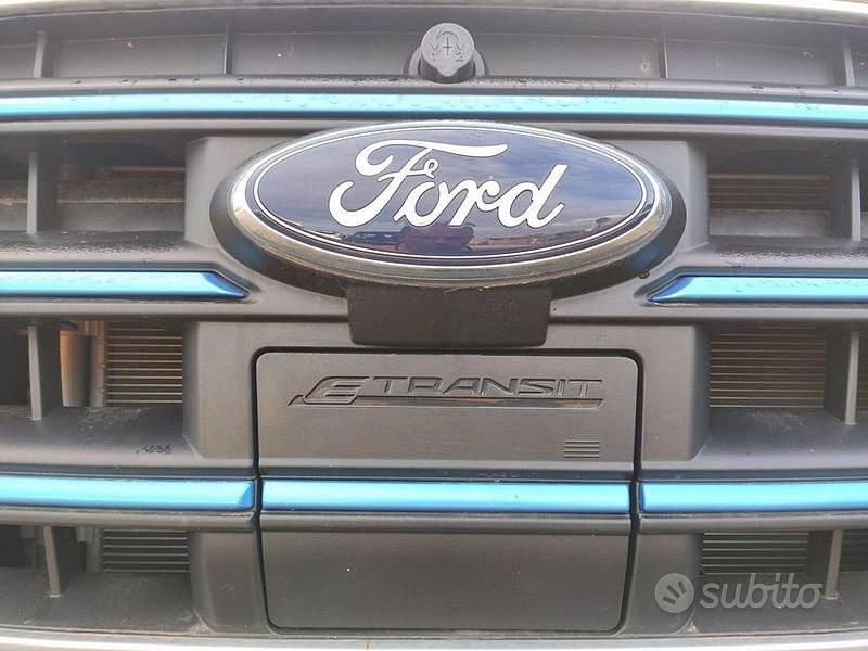 Usata Ford E-Transit Trend 135 kW (184 CV) 2023 Bianco Furgone