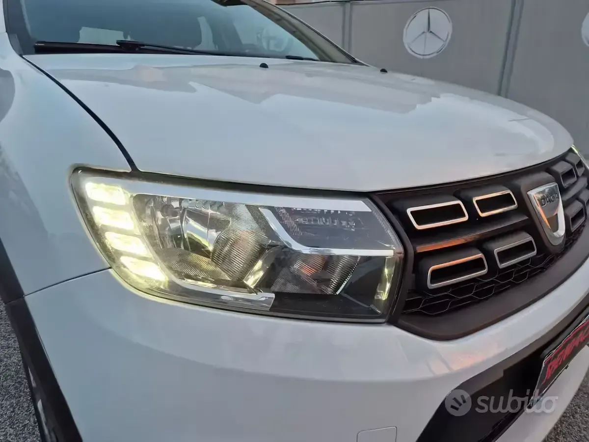 Usata Dacia Sandero Stepway 90 CV (66 kW) 2017 Bianco Berlina