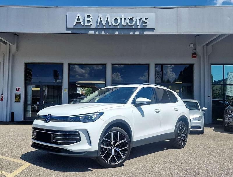 Bianco Nuova 2025 VW Tiguan Life SUV | 36.950 € (Super prezzo) - Immagine 1/4