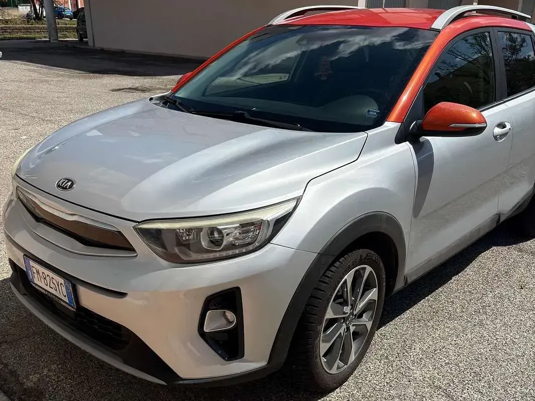 Usata Kia Stonic 110 CV (80 kW) 2017 Argento SUV