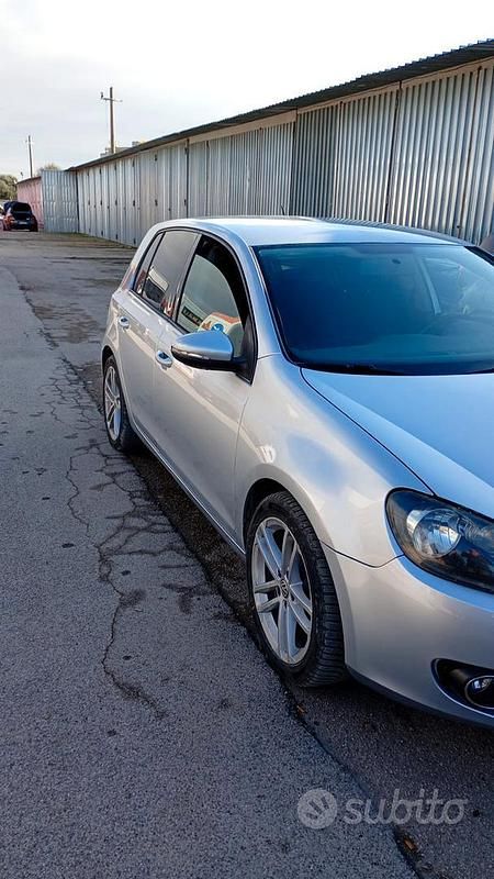 Usata VW Golf VI 90 CV (66 kW) 2012 Grigio Utilitaria