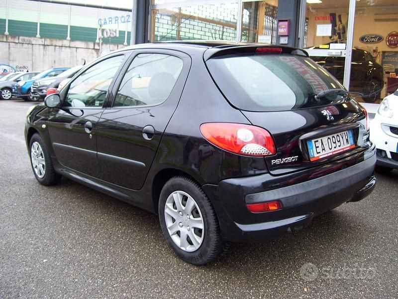 Usata Peugeot 206 60 CV (44 kW) 2010 Nero Berlina