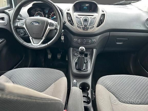 Usata Ford Tourneo Courier Titanium 75 CV (55 kW) 2015 Bianco Monovolume