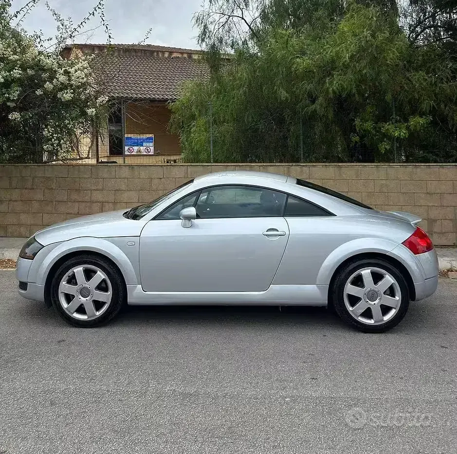 Usata Audi TT 225 CV (165 kW) 1999 Grigio Coupé
