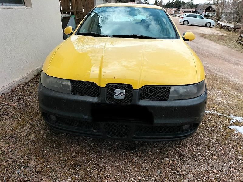 Usata Seat Leon 150 CV (110 kW) 2002 Giallo Utilitaria