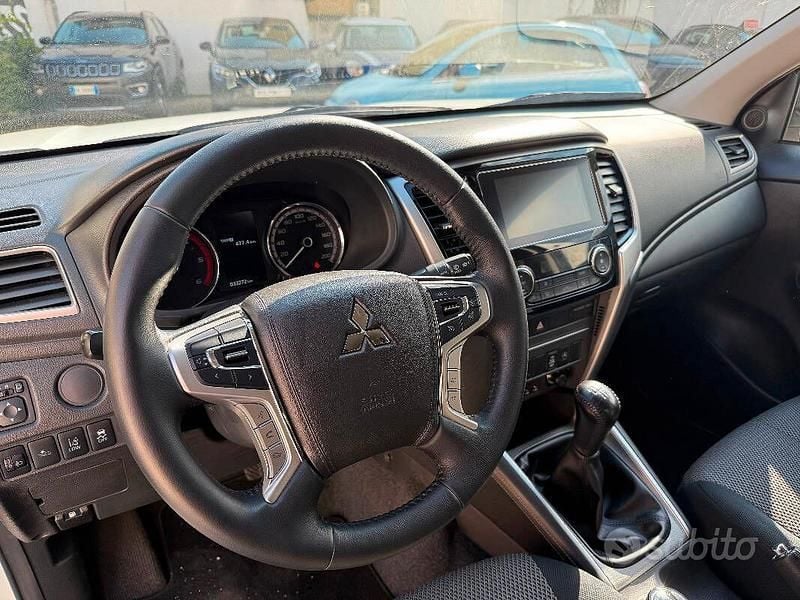 Usata Mitsubishi L200 181 CV (133 kW) 2022 Bianco Pick-up
