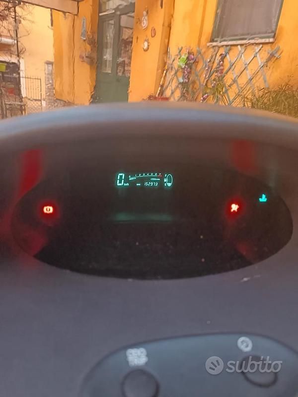 Usata Toyota Yaris Verso 2004 Grigio Monovolume