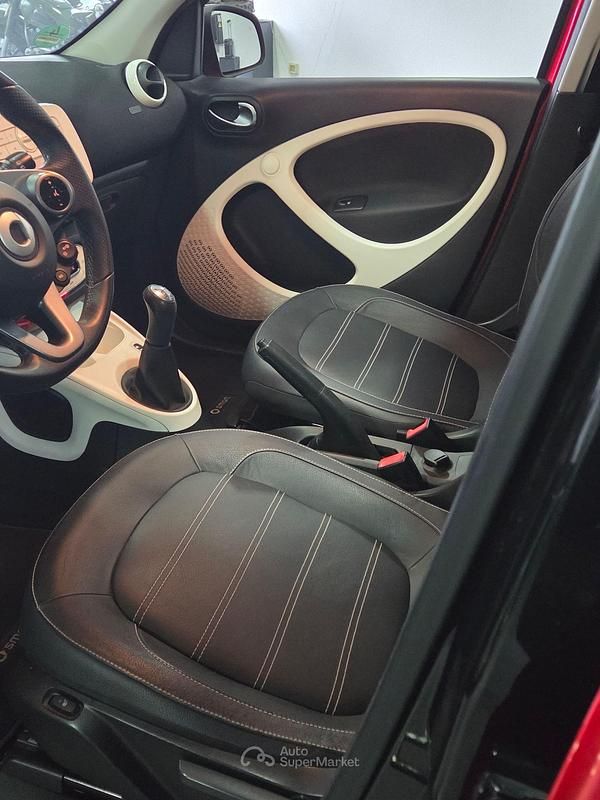 Usata Smart ForFour 91 CV (66 kW) 2016 Rosso Utilitaria