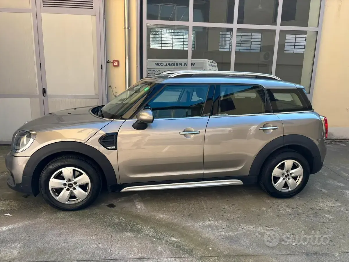 Usata Mini Countryman 150 CV (110 kW) 2017 Grigio SUV
