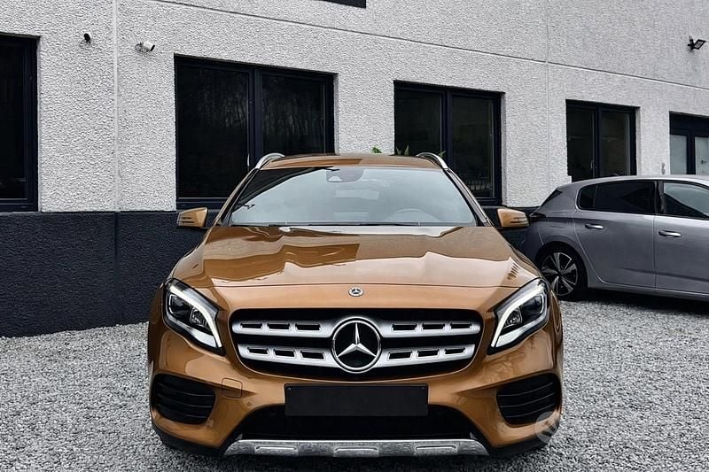 Usata Mercedes GLA180 AMG 122 CV (89 kW) 2017 Marrone SUV