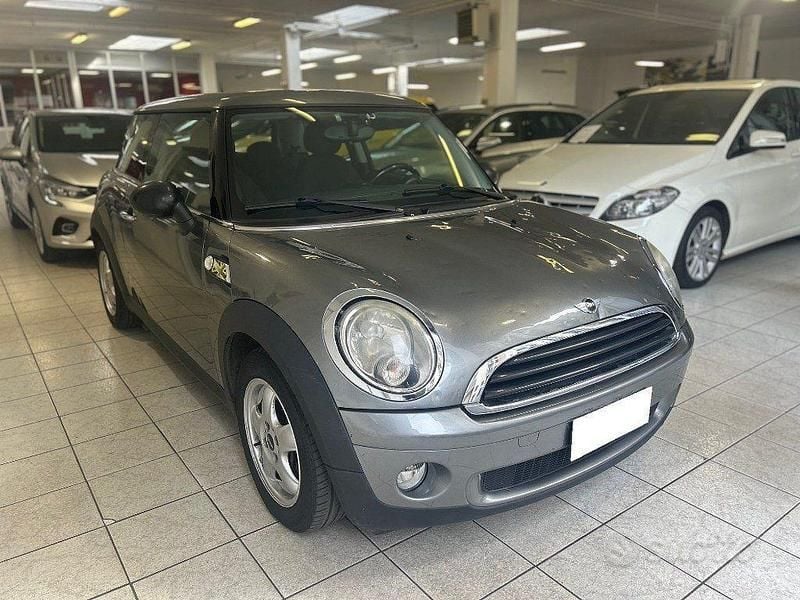 Usata Mini ONE 75 CV (55 kW) 2010 Grigio metallizzato Utilitaria