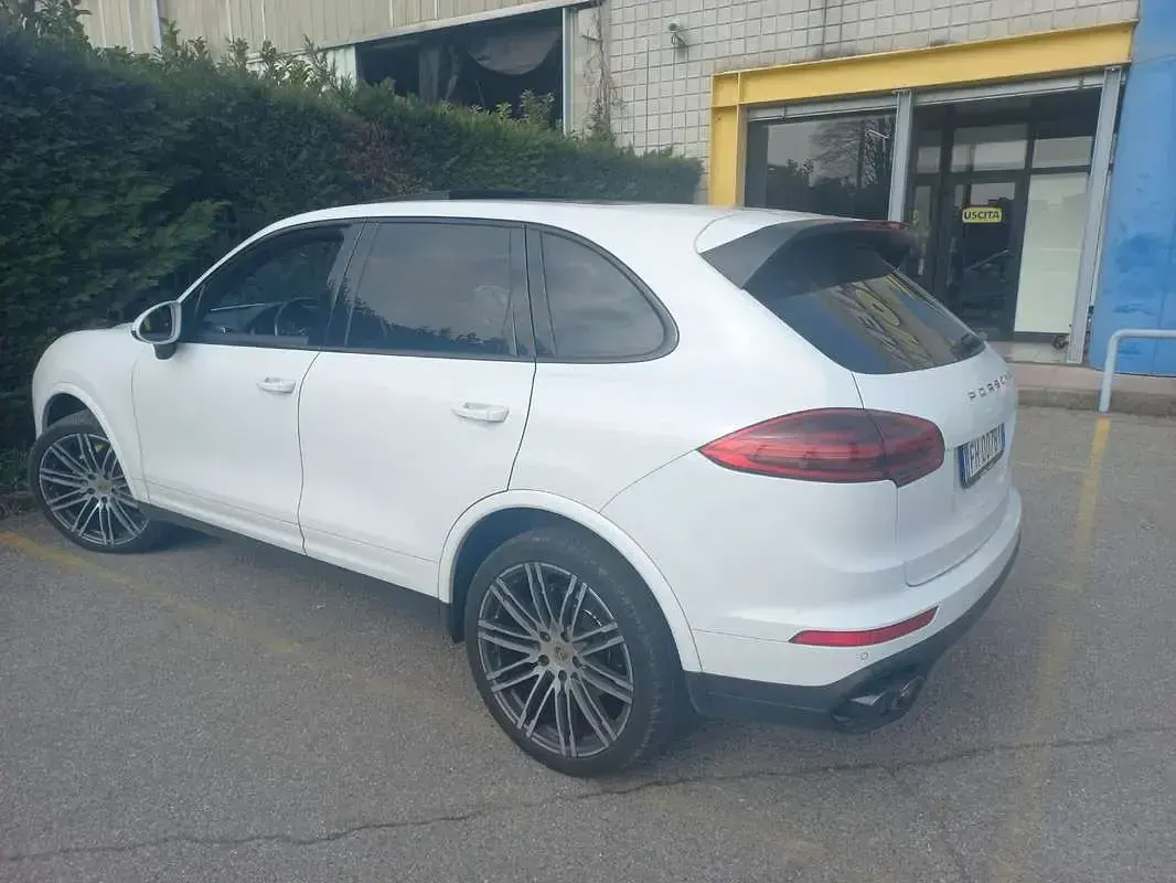 Usata Porsche Cayenne Platinum Edition 245 CV (180 kW) 2014 SUV