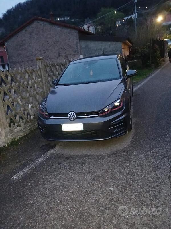 Usado VW Golf VII R 2018 Negro Berlina