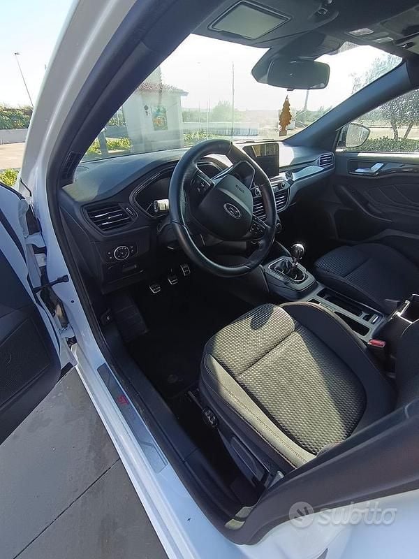 Usata 2020 Ford Focus Tre volumi | 20.500 € (Molto cara) - Immagine 1/4