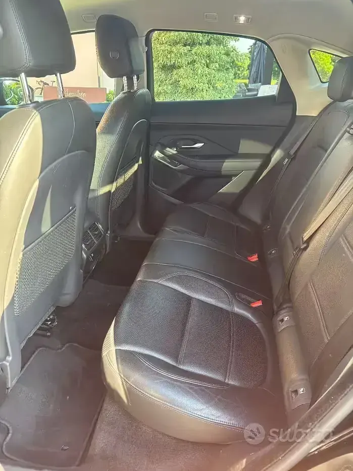 Usata Jaguar E-Pace 150 CV (110 kW) 2019 Nero SUV
