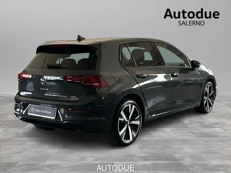 Usata VW Golf VIII Edition 116 CV (85 kW) 2024 Grigio Utilitaria