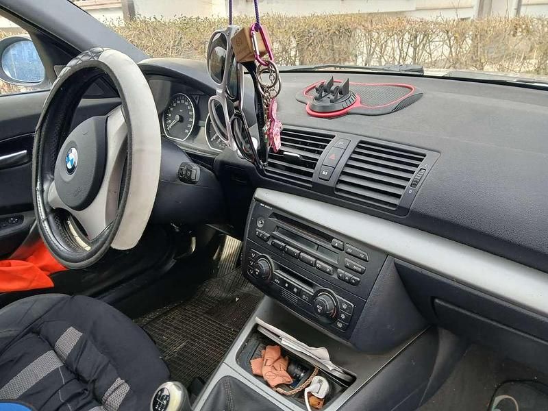 Gebraucht BMW 118 122 PS (89 kW) 2005 Silber Kleinwagen