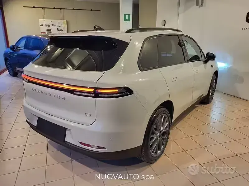 Nuova Leapmotor C10 160 kW (218 CV) 2026 Grigio SUV