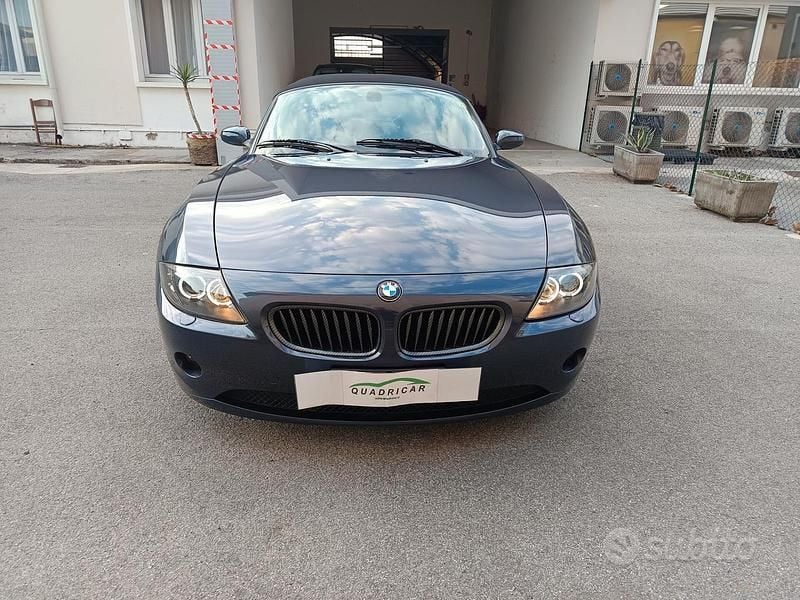 Usata BMW Z4 170 CV (125 kW) 2004 Blu Cabrio