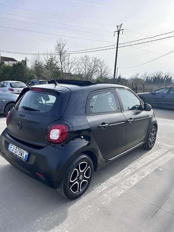 Usata Smart ForFour Prime 71 CV (52 kW) 2016 Utilitaria