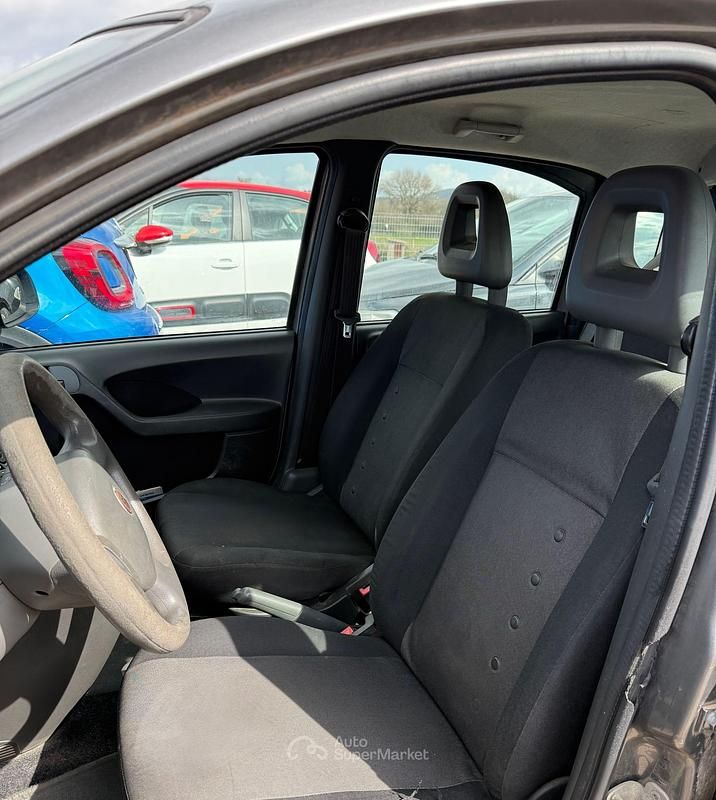 Usata Fiat Panda 69 CV (50 kW) 2011 Gray Utilitaria