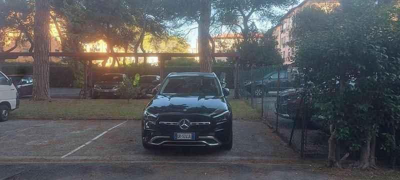 Usata 2023 Mercedes GLA180 Business SUV | 32.000 € (Molto cara) - Immagine 1/4