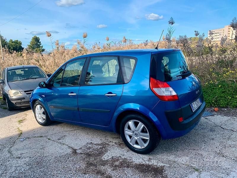 Usata Renault Scénic II 130 CV (95 kW) 2005 Blu Monovolume