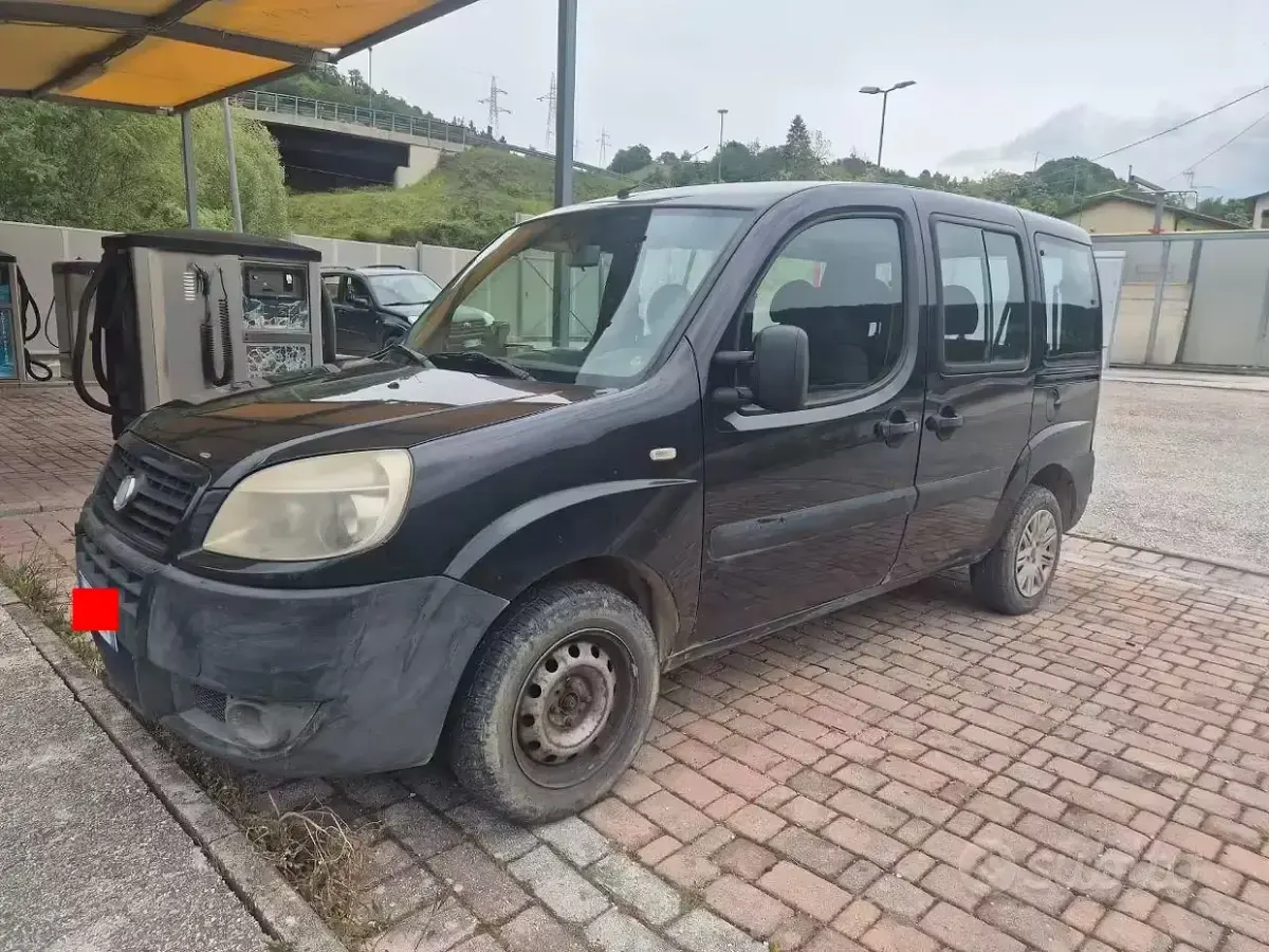 Usata Fiat Doblò Active 103 CV (75 kW) 2008 Nero Monovolume