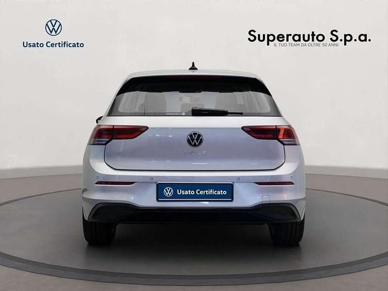 Usata VW Golf VIII Life 110 CV (80 kW) 2024 Argento Utilitaria