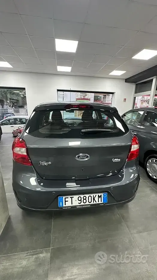 Usata Ford Ka 71 CV (52 kW) 2018 Grigio Berlina