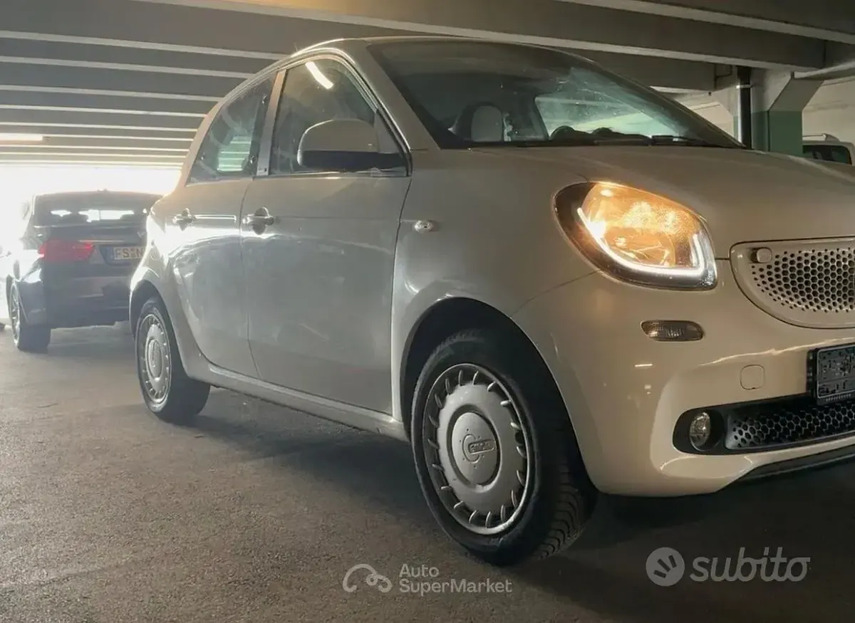 Usata Smart ForFour Passion 71 CV (52 kW) 2016 Bianco Utilitaria