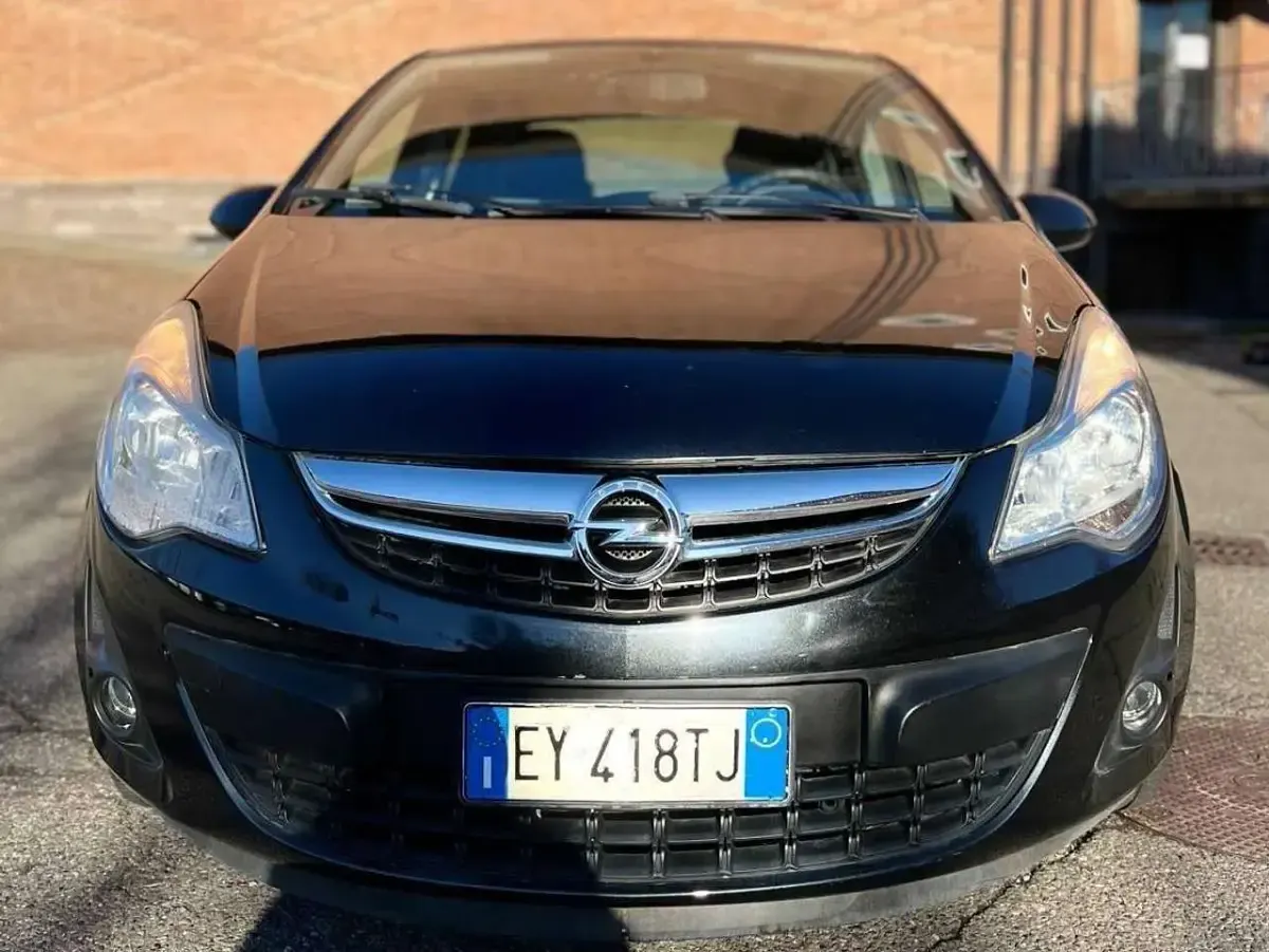 Usata Opel Corsa Sport 86 CV (63 kW) 2015 Nero Utilitaria