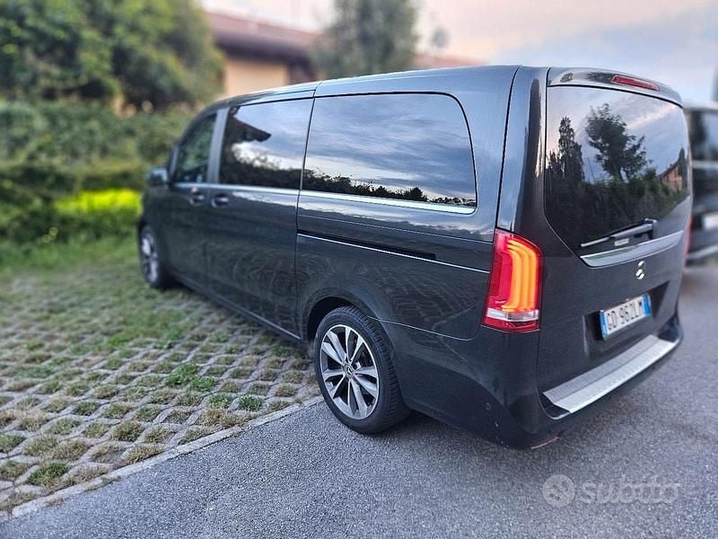 Nero Usata 2021 Mercedes V250 Monovolume | 35.000 € - Immagine 1/4