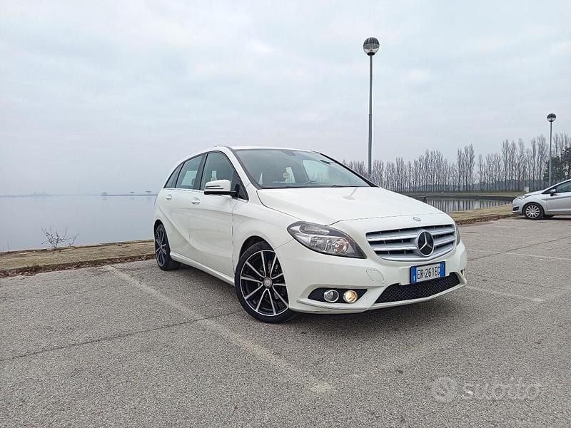 Bianco Usata 2013 Mercedes B180 Monovolume | 6500 € (Ottimo prezzo) - Immagine 1/4