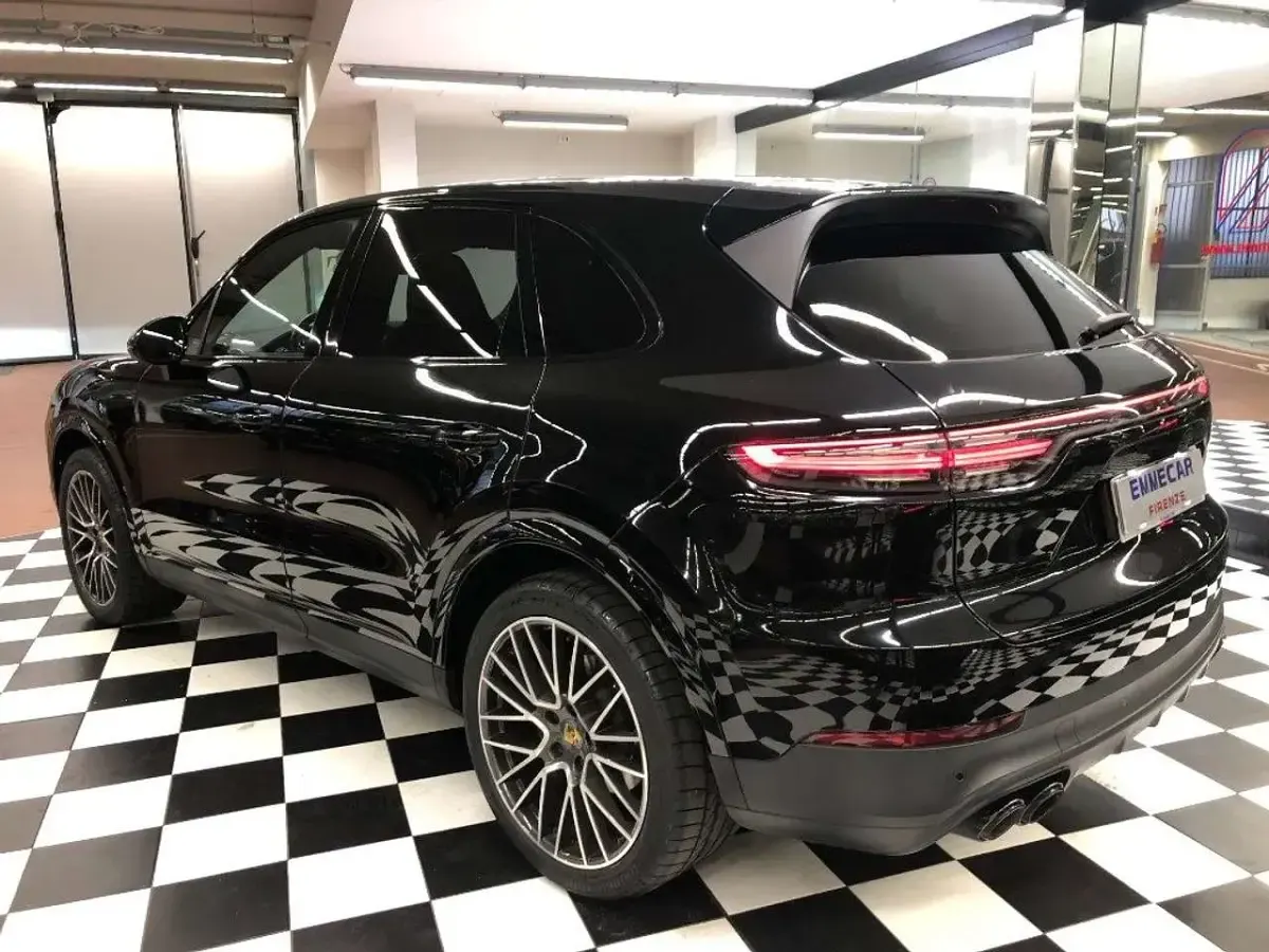Usata Porsche Cayenne 340 CV (250 kW) 2021 Nero SUV