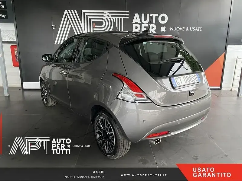 Usata Lancia Ypsilon S 69 CV (50 kW) 2024 Grigio Utilitaria