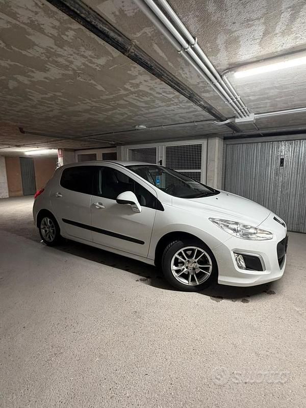 Usata Peugeot 308 93 CV (68 kW) 2012 Bianco Berlina
