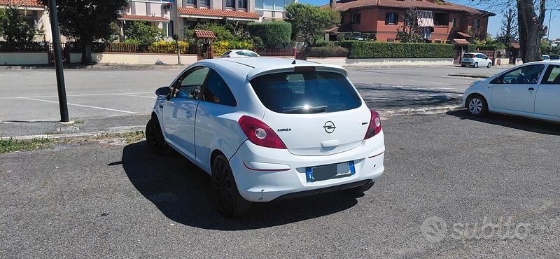 Usata Opel Corsa Sport 80 CV (58 kW) 2010 Bianco Utilitaria