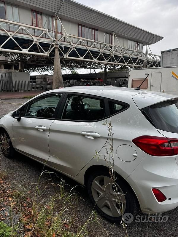 Usata Ford Fiesta 85 CV (62 kW) 2018 Bianco Utilitaria