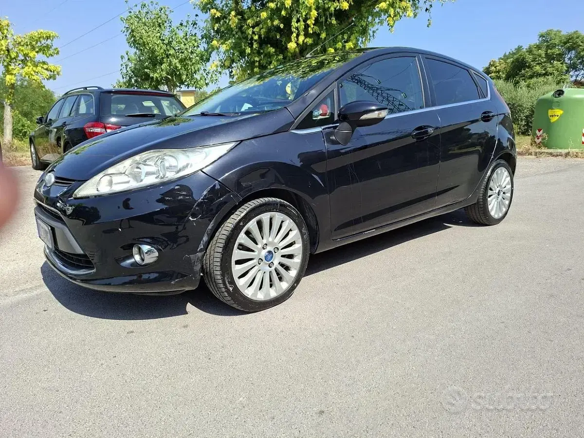 Usata Ford Fiesta 68 CV (50 kW) 2009 Nero Berlina