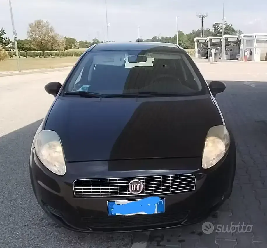 Usata Fiat Grande Punto Active 65 CV (47 kW) 2007 Nero Utilitaria