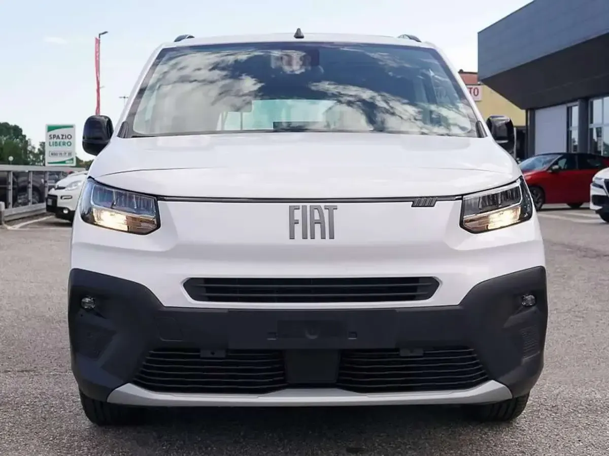Nuova Fiat Doblò 101 CV (74 kW) 2025 Bianco Monovolume