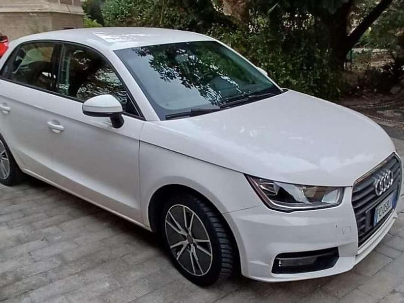 Usata Audi A1 Sportback Ambiente 122 CV (89 kW) 2015 Bianco Utilitaria