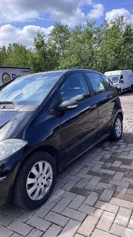 Usata Mercedes A180 Elegance 109 CV (80 kW) 2009 Nero Monovolume