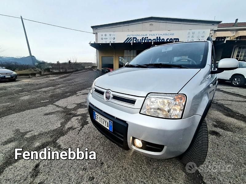 Usata Fiat Panda 4x4 Climbing 75 CV (55 kW) 2011 Grigio Utilitaria