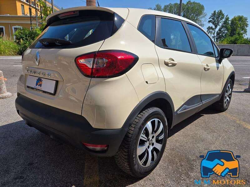 Usata Renault Captur Life 90 CV (66 kW) 2016 Beige SUV