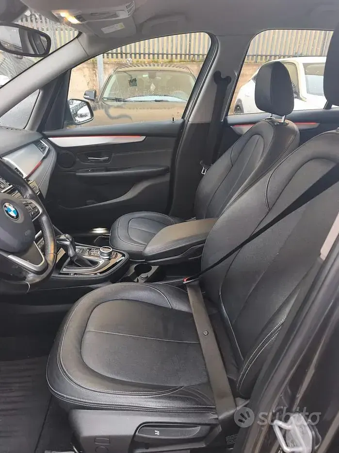 Usado BMW 218 Luxury Line 150 HP (110 kW) 2017 Cinzento Carrinha