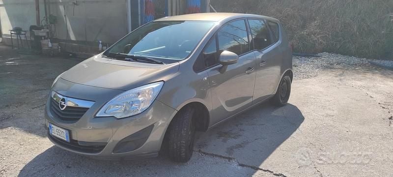 Usata Opel Meriva 74 CV (54 kW) 2013 Grigio Monovolume