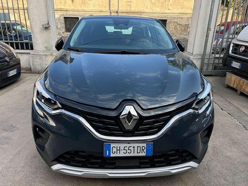 Usata Renault Captur 101 CV (74 kW) 2022 Grigio SUV